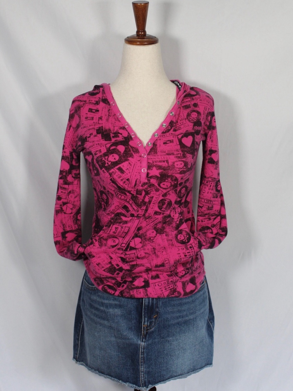 y2k Abbey Dawn Hot Pink and Black Graphic Henley Hoodie Top - Dead Stock